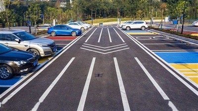 A construção de cidades inteligentes e o gerenciamento inteligente de estacionamento estão intima...